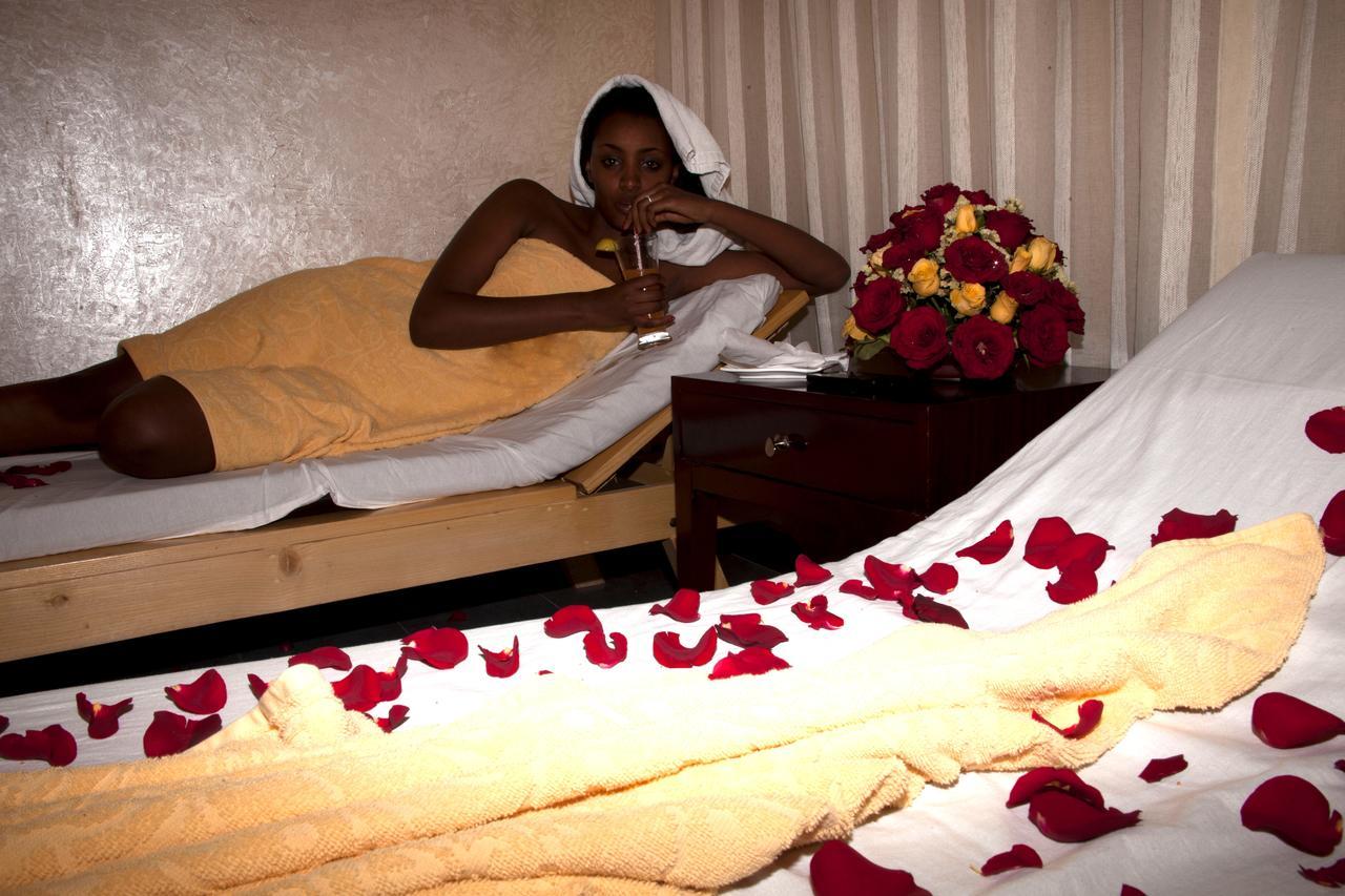 Manrashiwa Hotel Addis Ababa Exteriör bild
