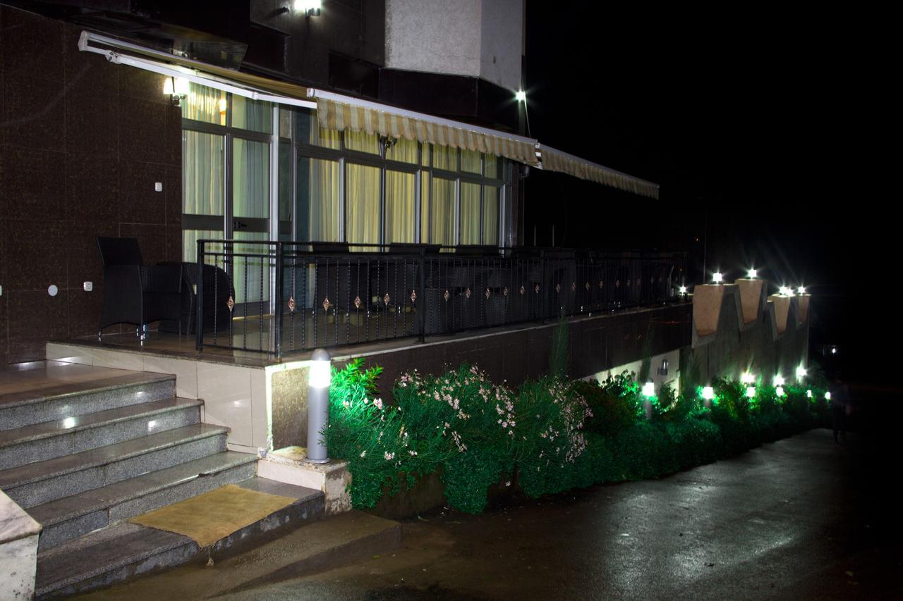 Manrashiwa Hotel Addis Ababa Exteriör bild