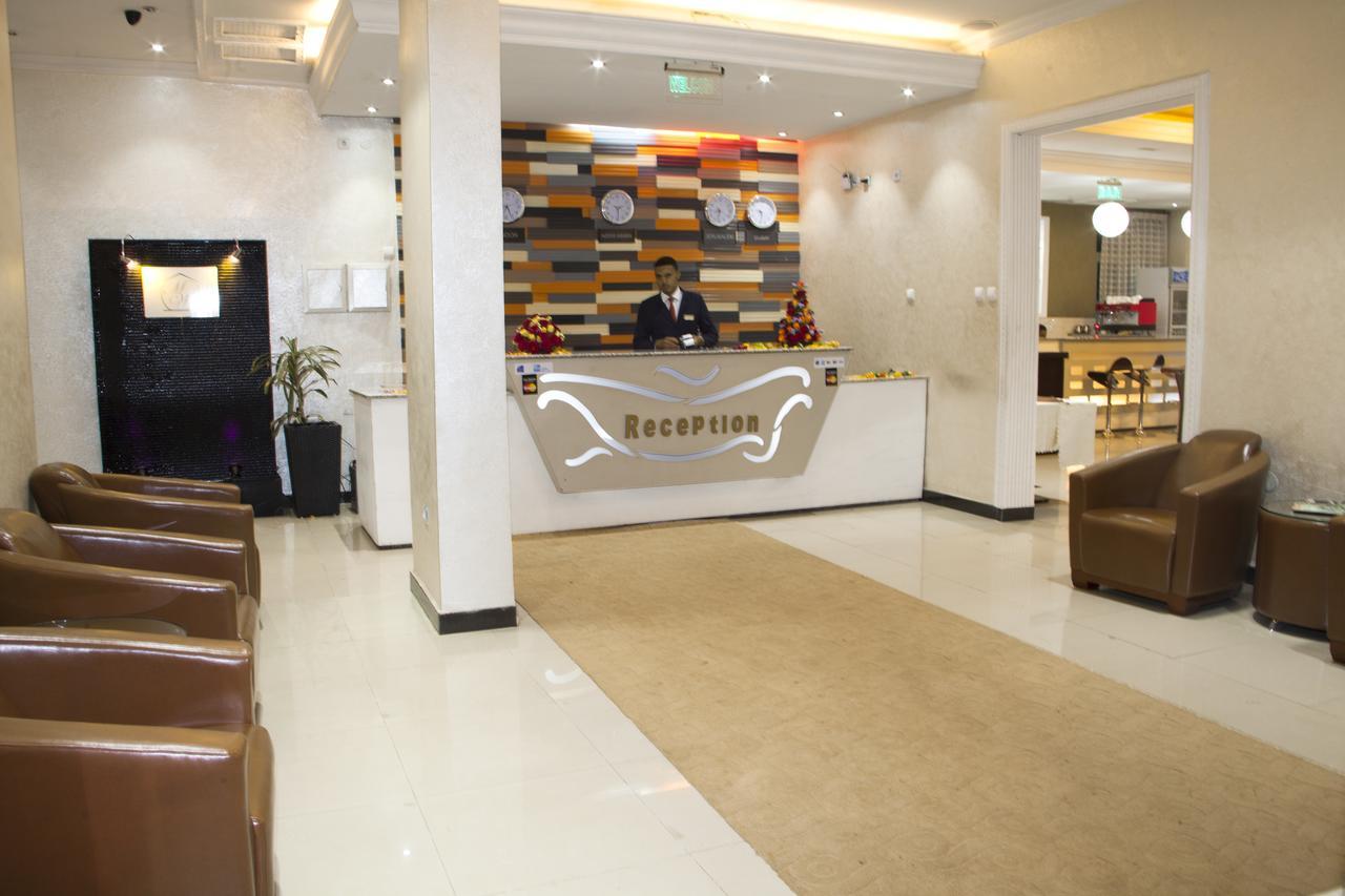 Manrashiwa Hotel Addis Ababa Exteriör bild