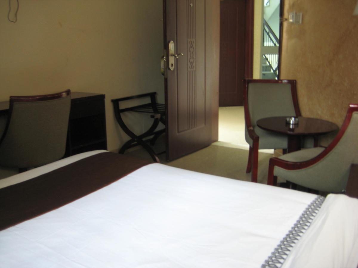 Manrashiwa Hotel Addis Ababa Exteriör bild
