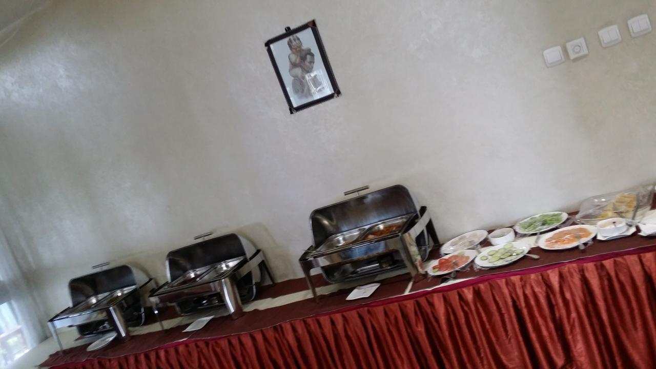 Manrashiwa Hotel Addis Ababa Exteriör bild