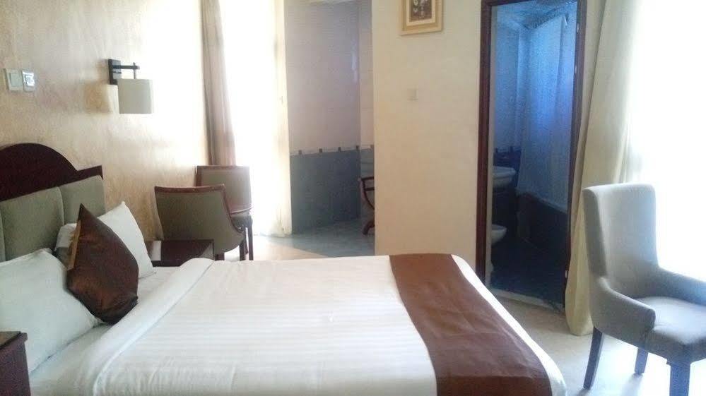 Manrashiwa Hotel Addis Ababa Exteriör bild